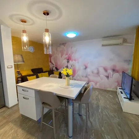 Apartment Mali Stan *